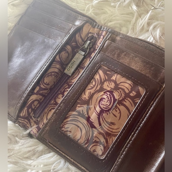 Vintage HOBO Trifold Wallet - Picture 5 of 5